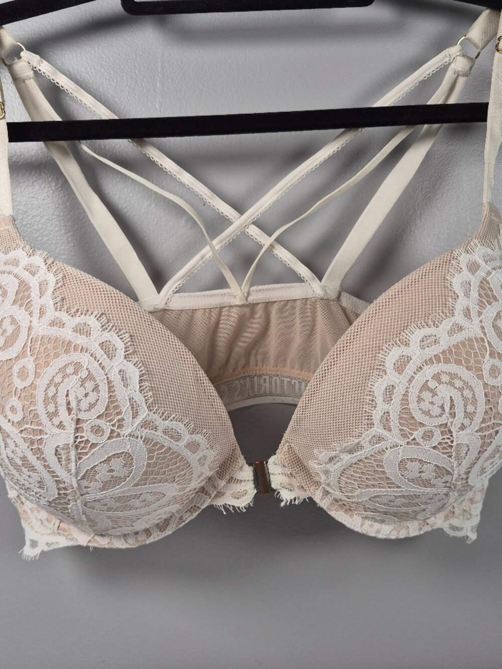 Victorias Secret Bra 36DDD Very Sexy Push Up Underwire Front Hook Lace on Nude S